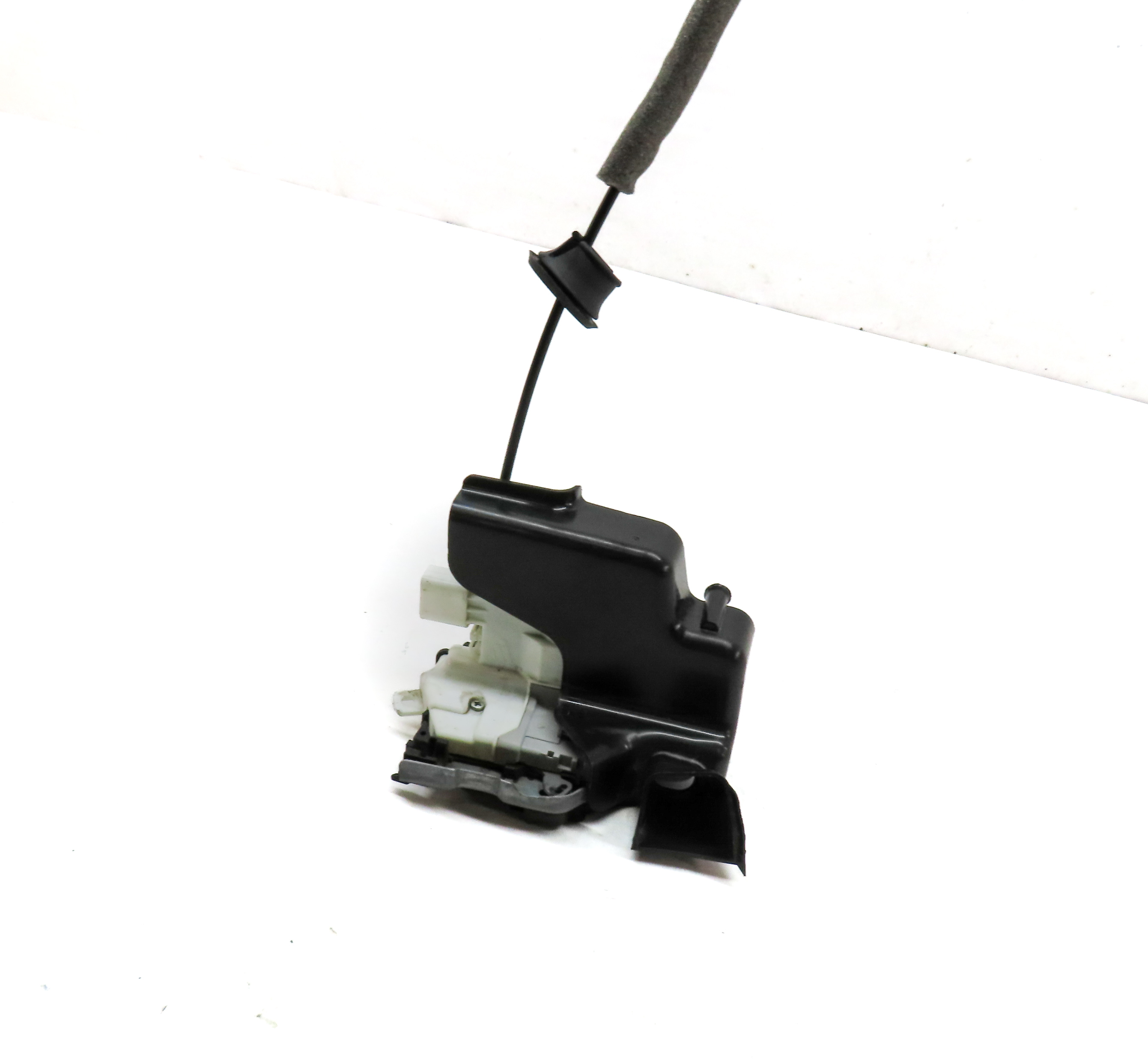 15-18 AUDI A3 S3 A4 Q5 TT (8V B9 MK3 FY) LEFT FRONT DRIVER DOOR LOCK LATCH — exact item pictured